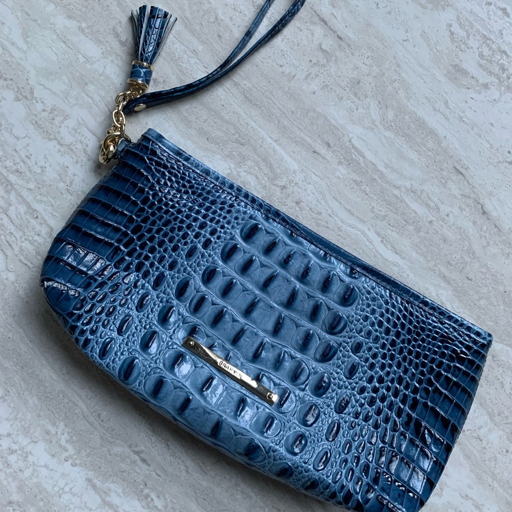 ✨ Likew new ✨ Brahmin clutch